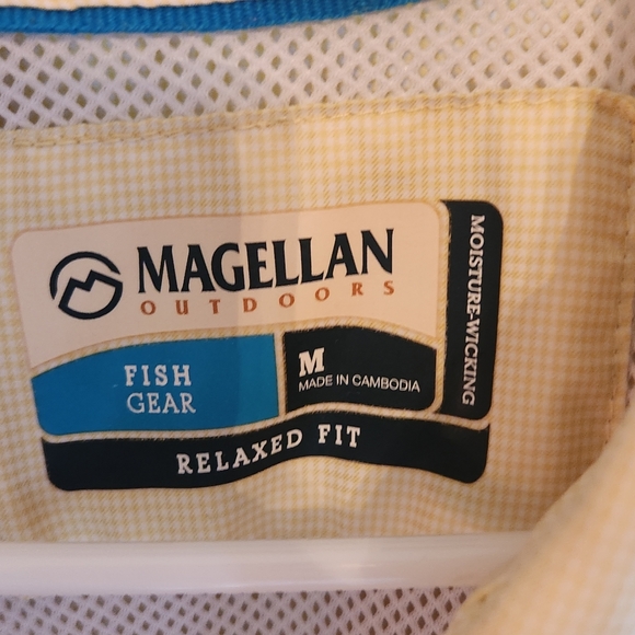 Mens Magellan button down size medium color is yellow and in great shape. - Picture 2 of 4